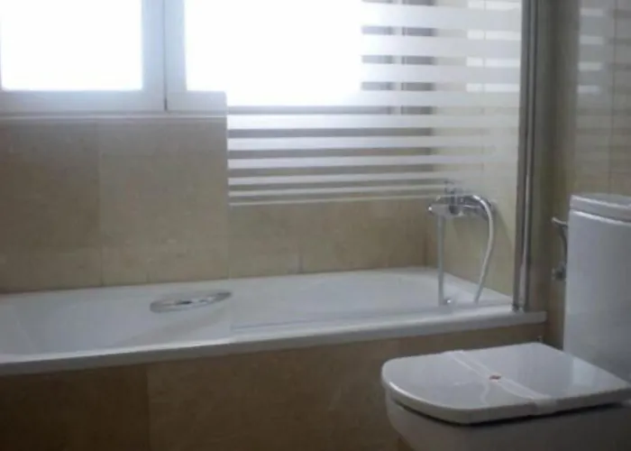 Jarama 2* זמורה